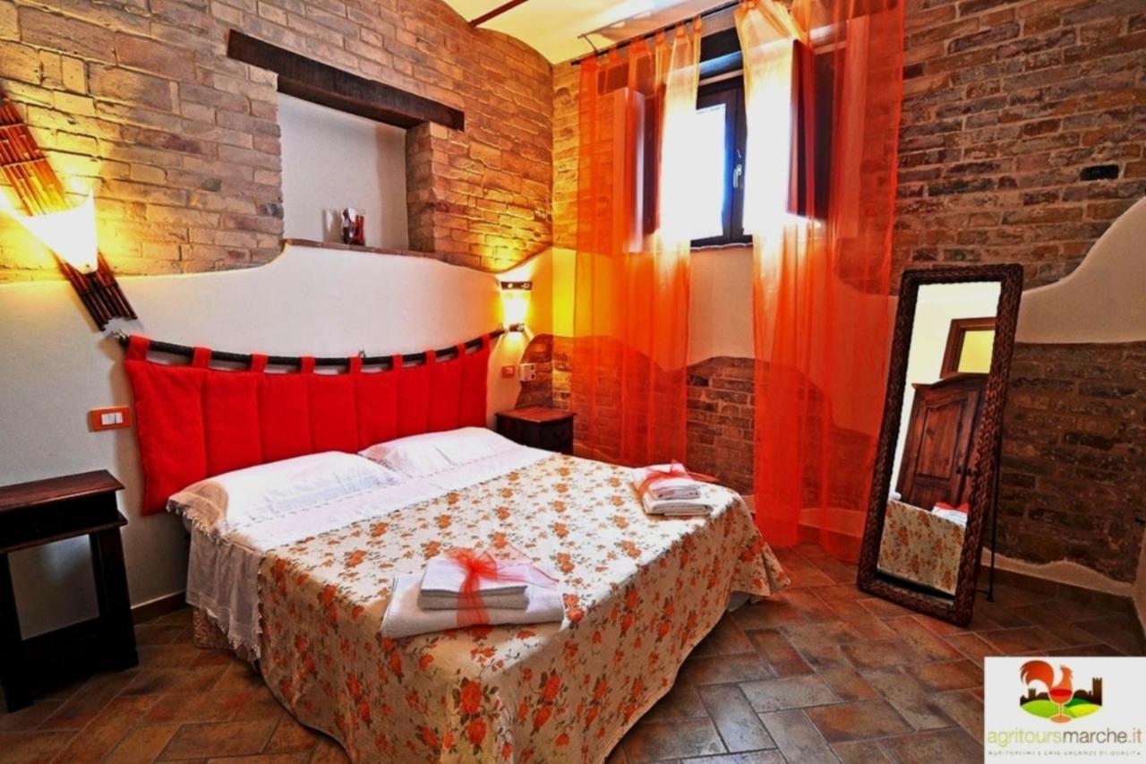 Agriturismo Galanti Cossignano Luaran gambar