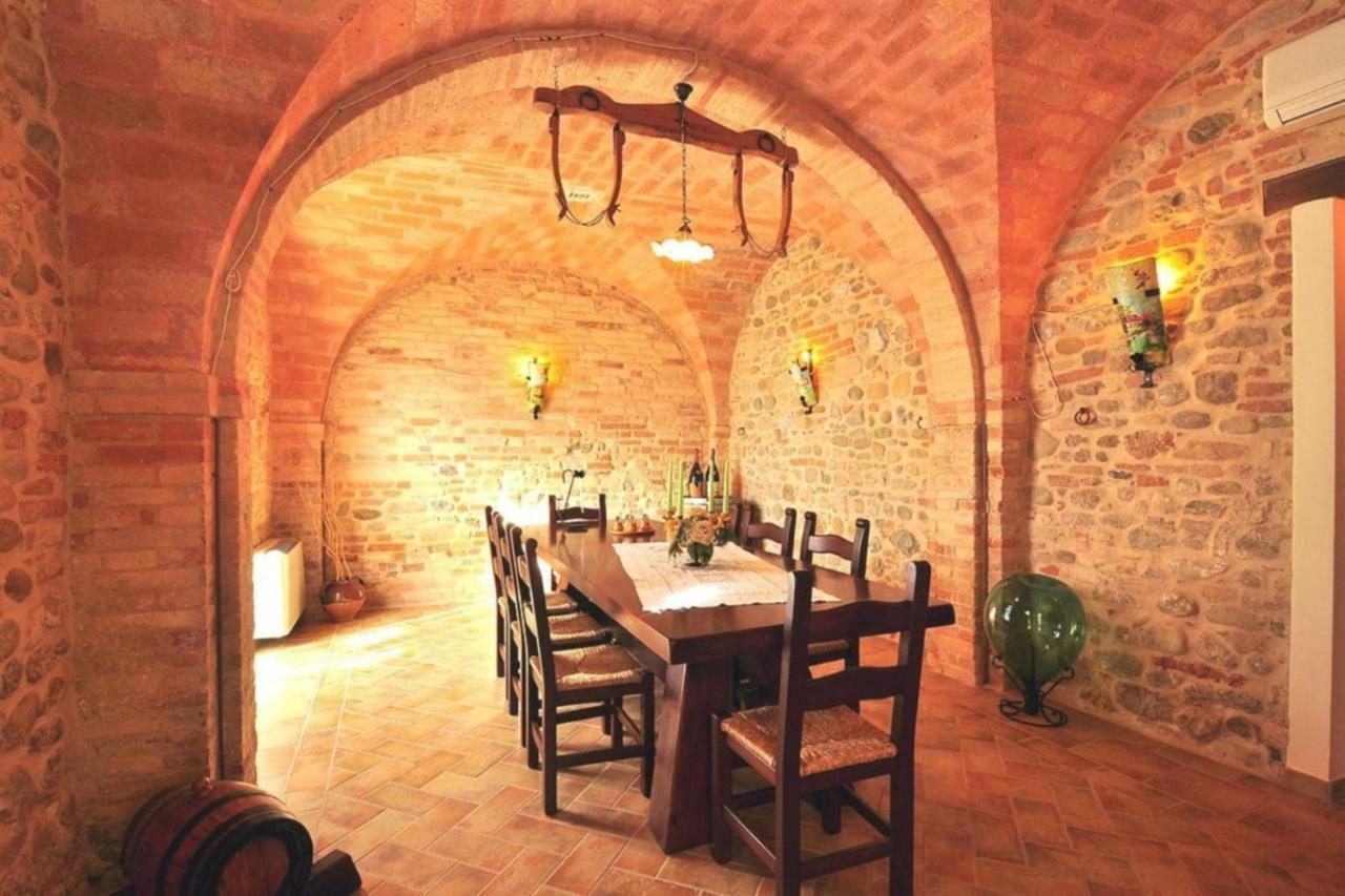 Agriturismo Galanti Cossignano Luaran gambar