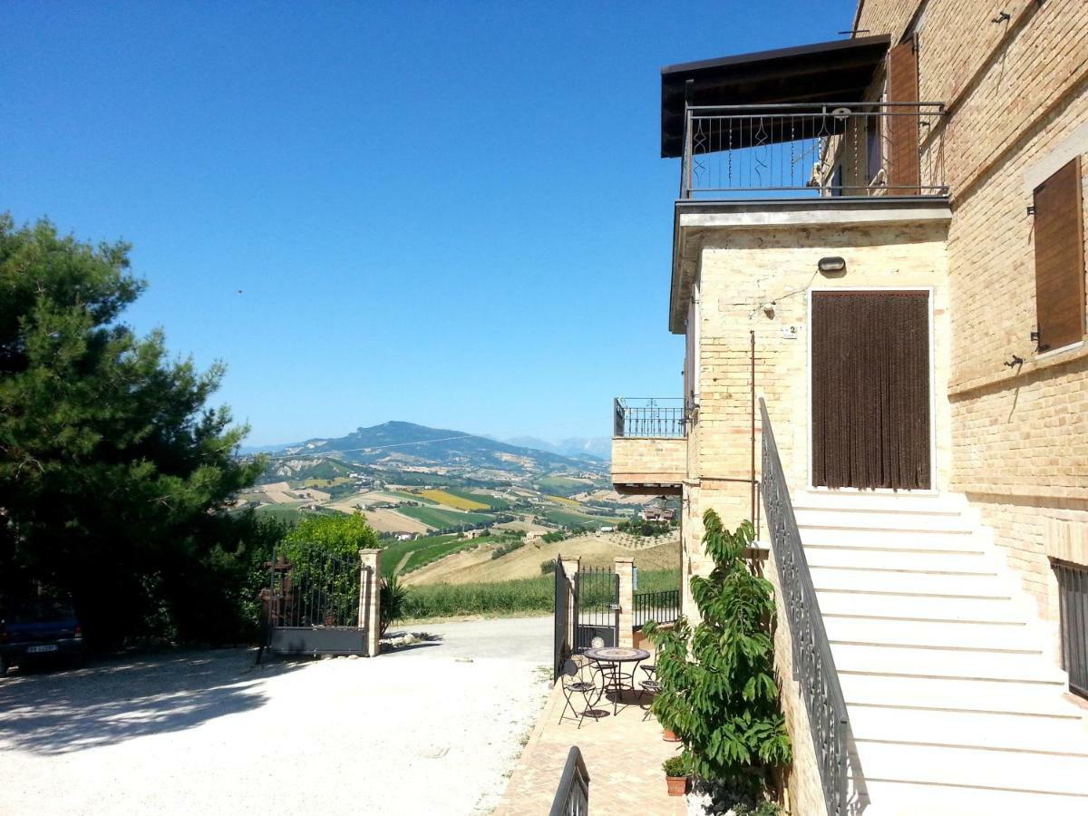 Agriturismo Galanti Cossignano Luaran gambar