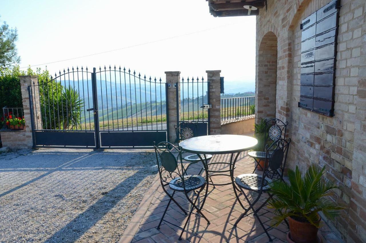 Agriturismo Galanti Cossignano Luaran gambar